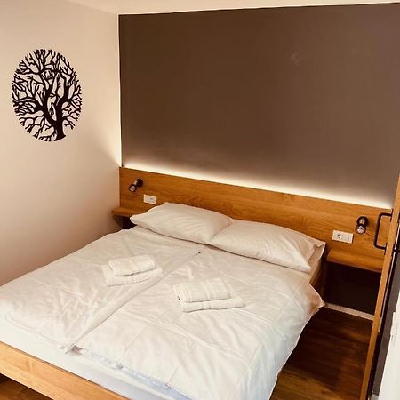 Pjagodic Hotel Cerklje - 5Min To Airport 戈雷尼斯卡地区采尔克列 外观 照片